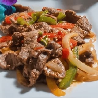 Mofongo De Bistec Encebollado / Steak with Onions Mofongo