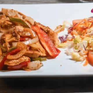 Mofongo De Pechuga Salteada / Sautéed Chicken Breast Mofongo