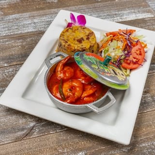 Mofongo De Camarones en Salsa Roja / Shrimp in Red Sauce Mofongo
