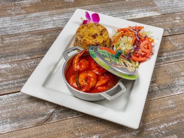 Mofongo De Camarones en Salsa Roja / Shrimp in Red Sauce Mofongo.