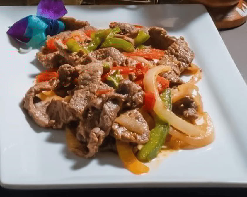 Bistec Salteado / Sautéed Steak.