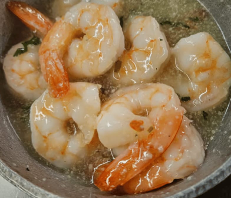 Camarones Al Ajillo / Al Ajillo Shrimp.