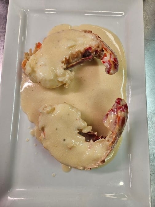 Langosta en Salsa / Lobster in Sauce.