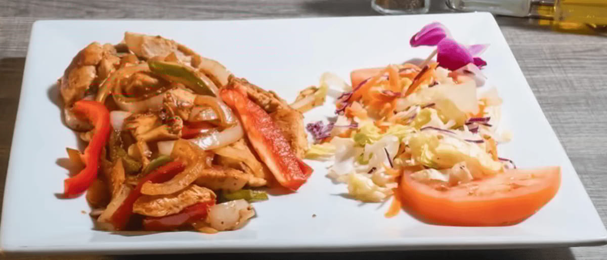 Pechuga Salteada / Sautéed Chicken Breast.