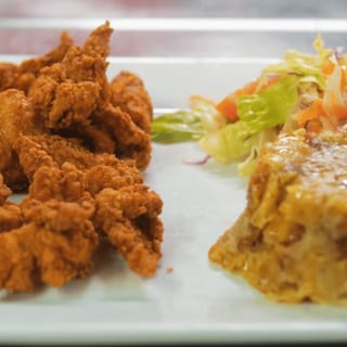 Mofongo De Chicharrón De Pollo Sin Hueso / Boneless Fried Chicken Chunks Mofongo