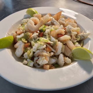 Ensalada De Camarones / Shrimp Salad