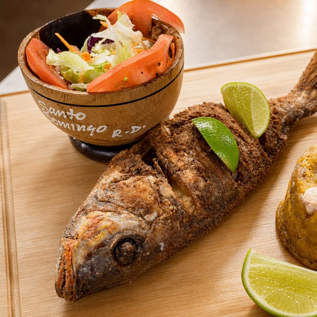 Pescado Rojo Frito / Fried Red Snapper MEDIANO.