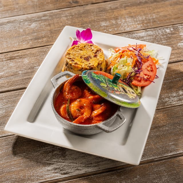 Mofongo De Camarones en Salsa Roja / Shrimp in Red Sauce Mofongo.